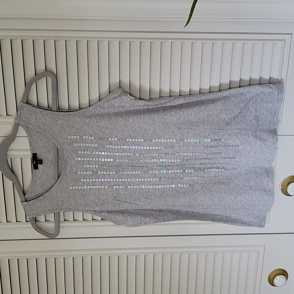 GAP heather gray tank w/sequins